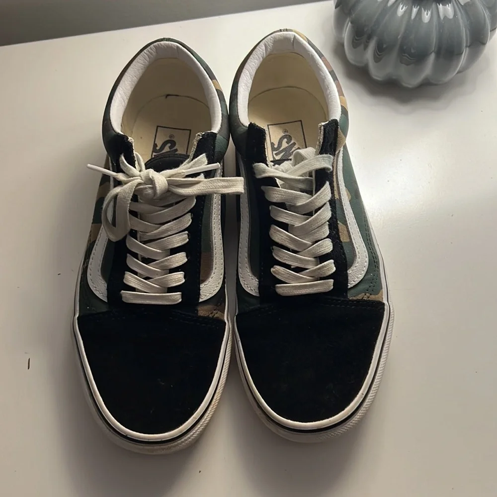 Vans - Picture 3 of 3